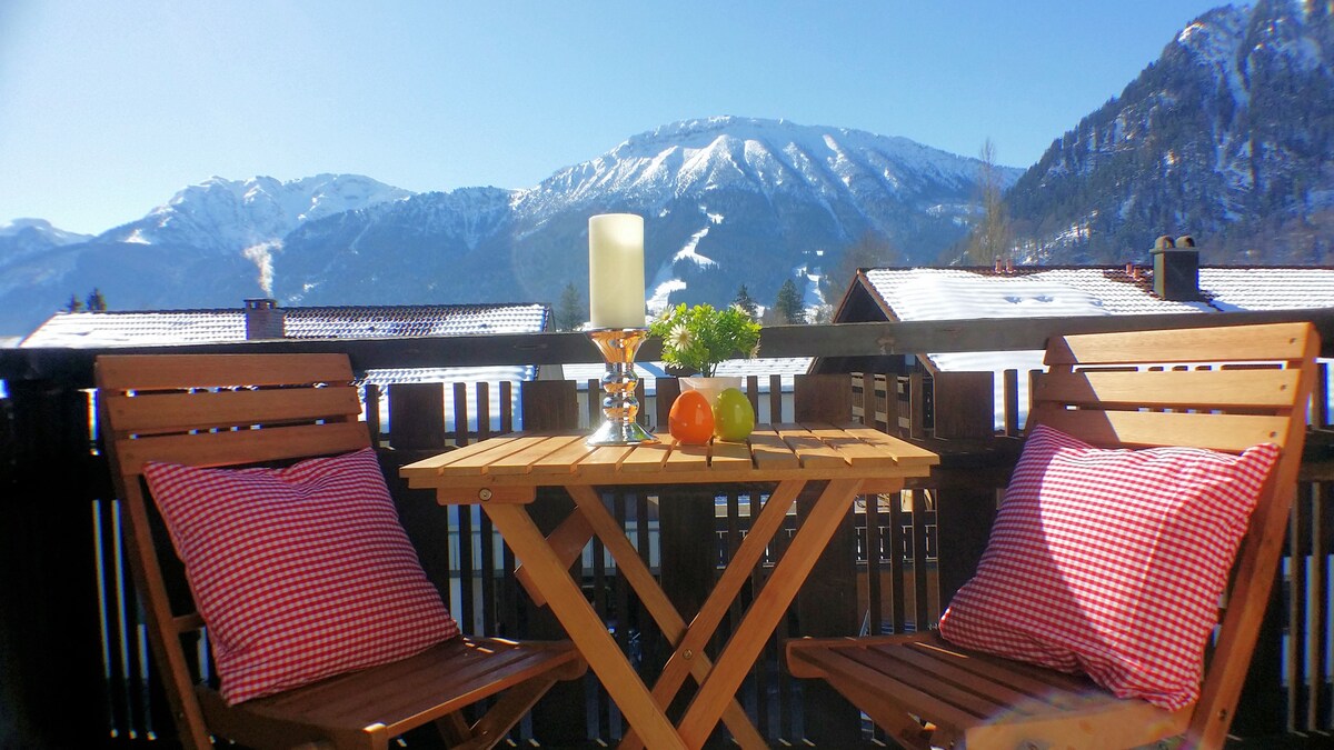 Gemütliche Ferienwohnung 2,5 Zimmer mit Bergblick