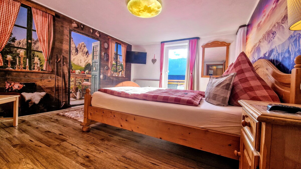 Gemütliche Ferienwohnung 2,5 Zimmer mit Bergblick