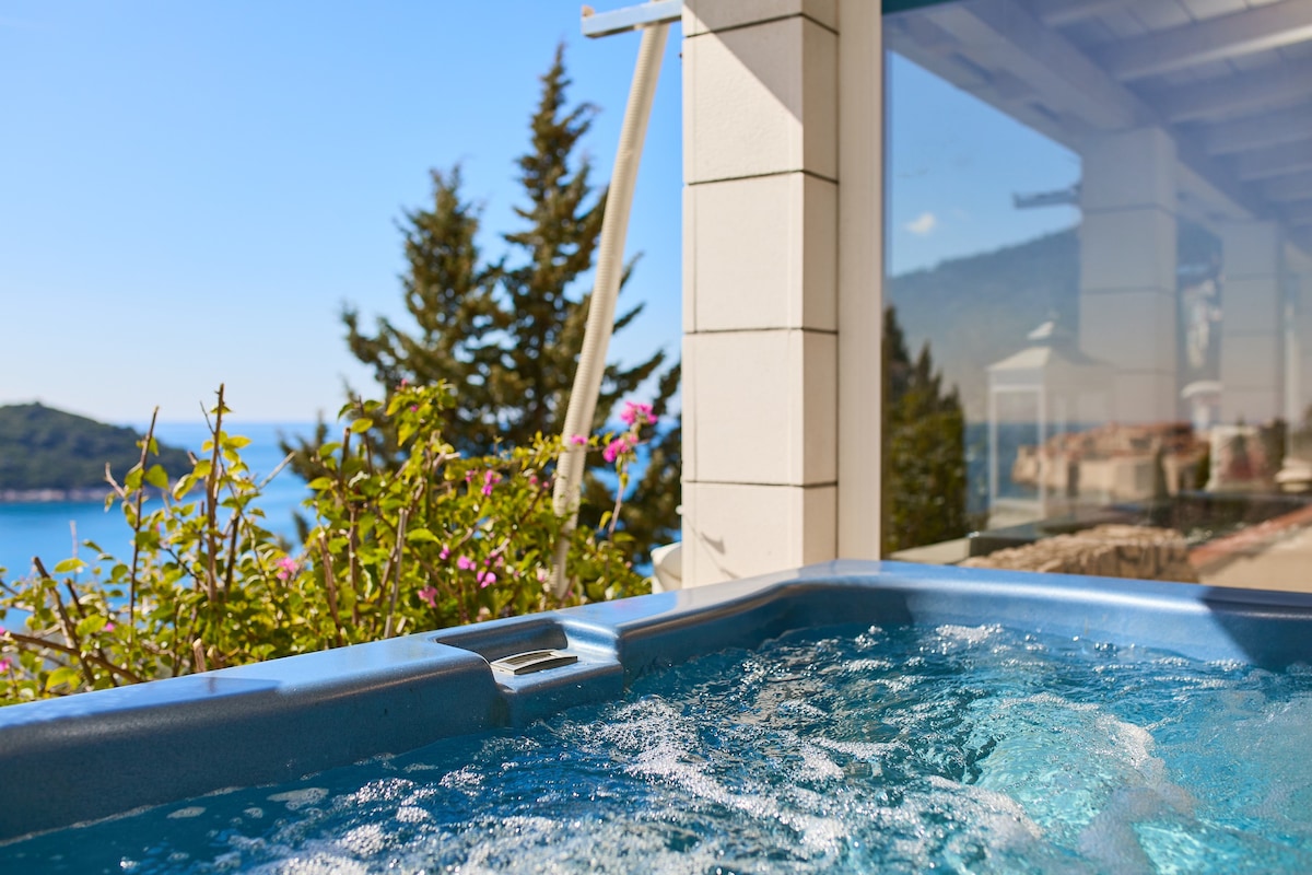 Divine view apartment with jacuzzi