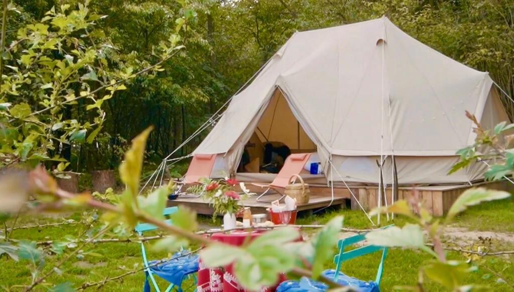 Cowcooning Glamping: La Tent du Cerisier