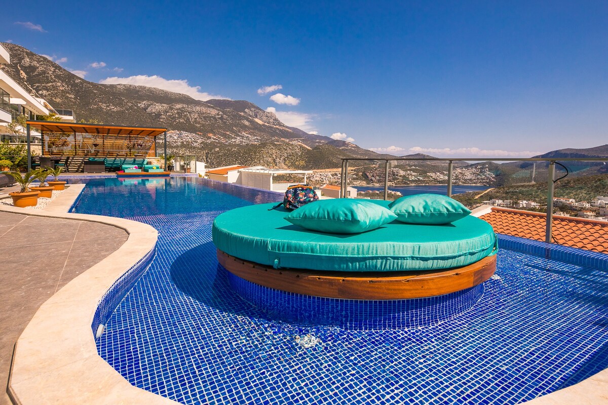 Luxury 5 en-suite bedroom villa in Kalkan bay