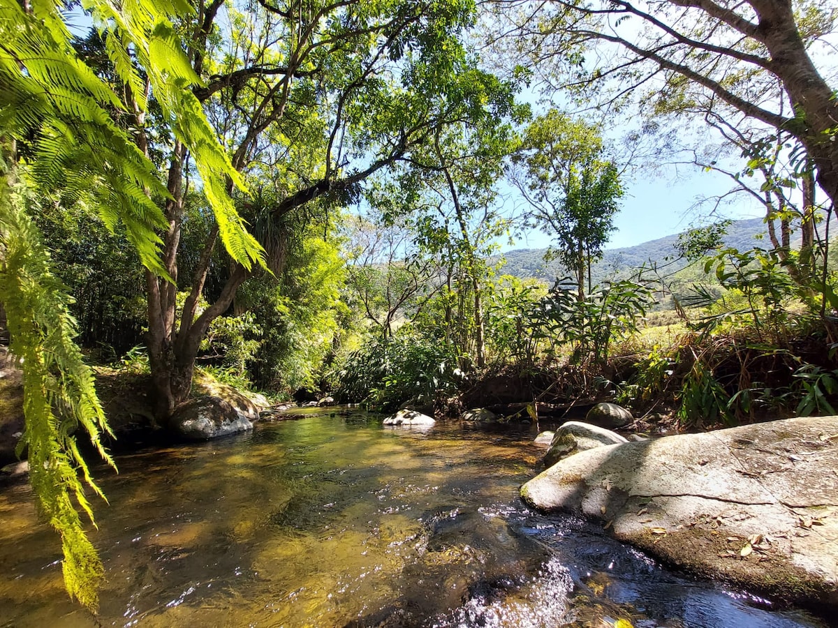 Recanto Flor d'água, chalé c/ rio de uso exclusivo