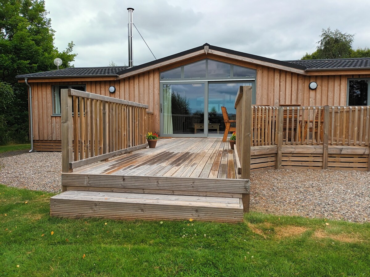 Birch Lodge-2 bedroom countryside lodge with sauna