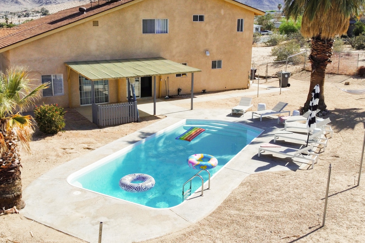 Pool & Mountain Views 10mins From Joshua Tree Park