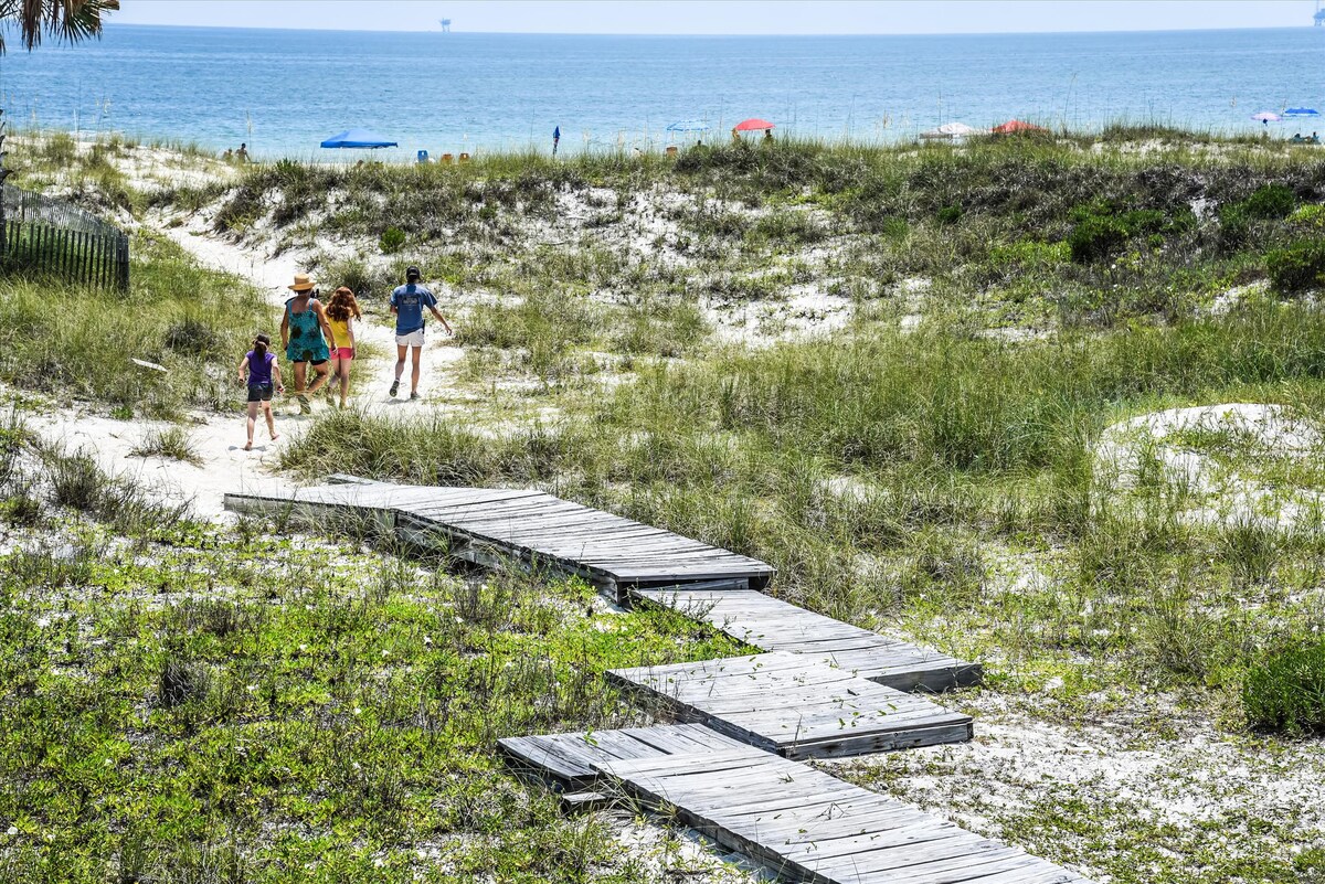 Surfside Beach She-Shed