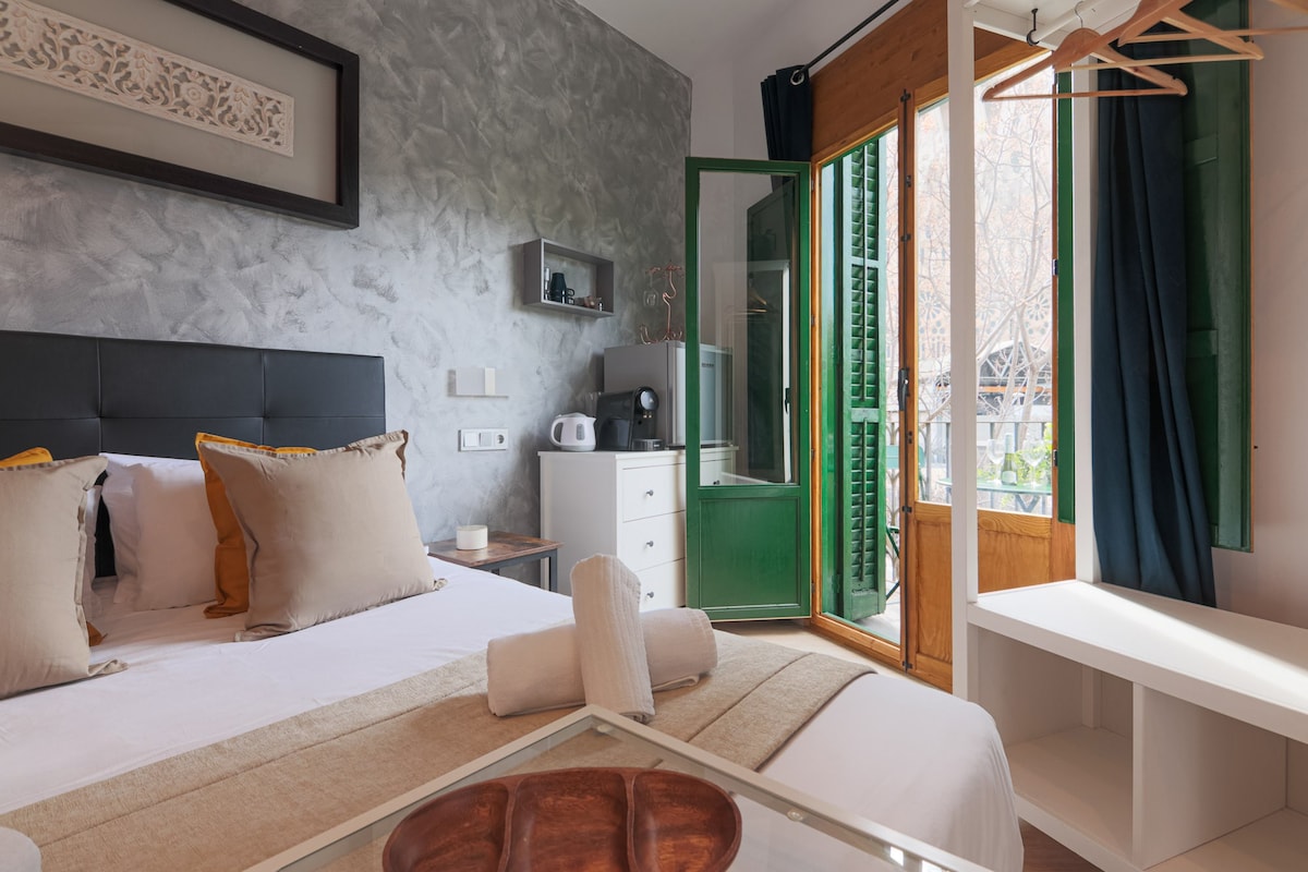 Luxury & spacious Suite view on La Sagrada Familia