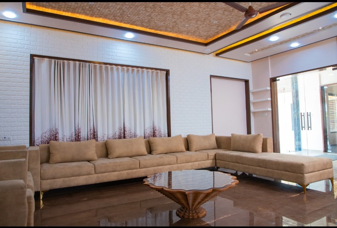 Super Luxurious Villa with pvt pool & Box cricket.