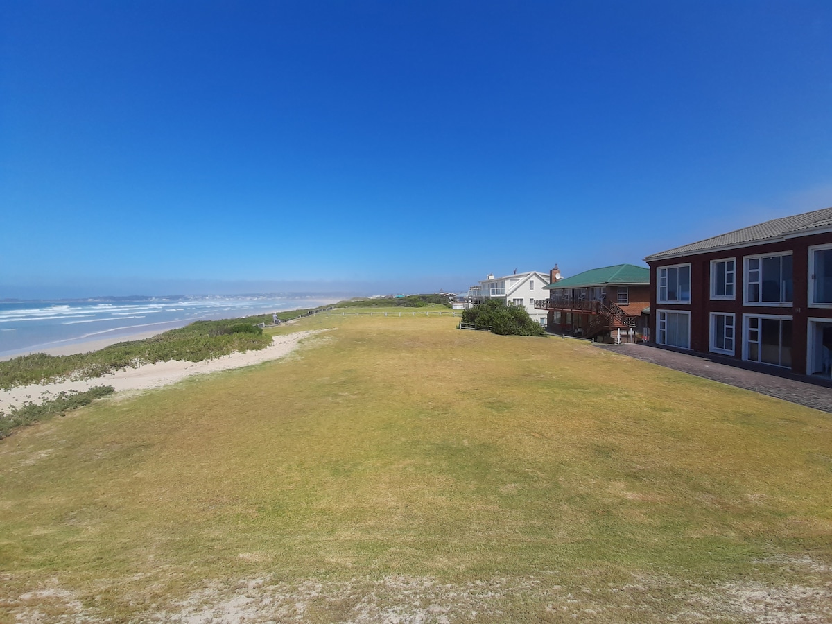 Op die Strand - On the Beach Stilbaai住宿