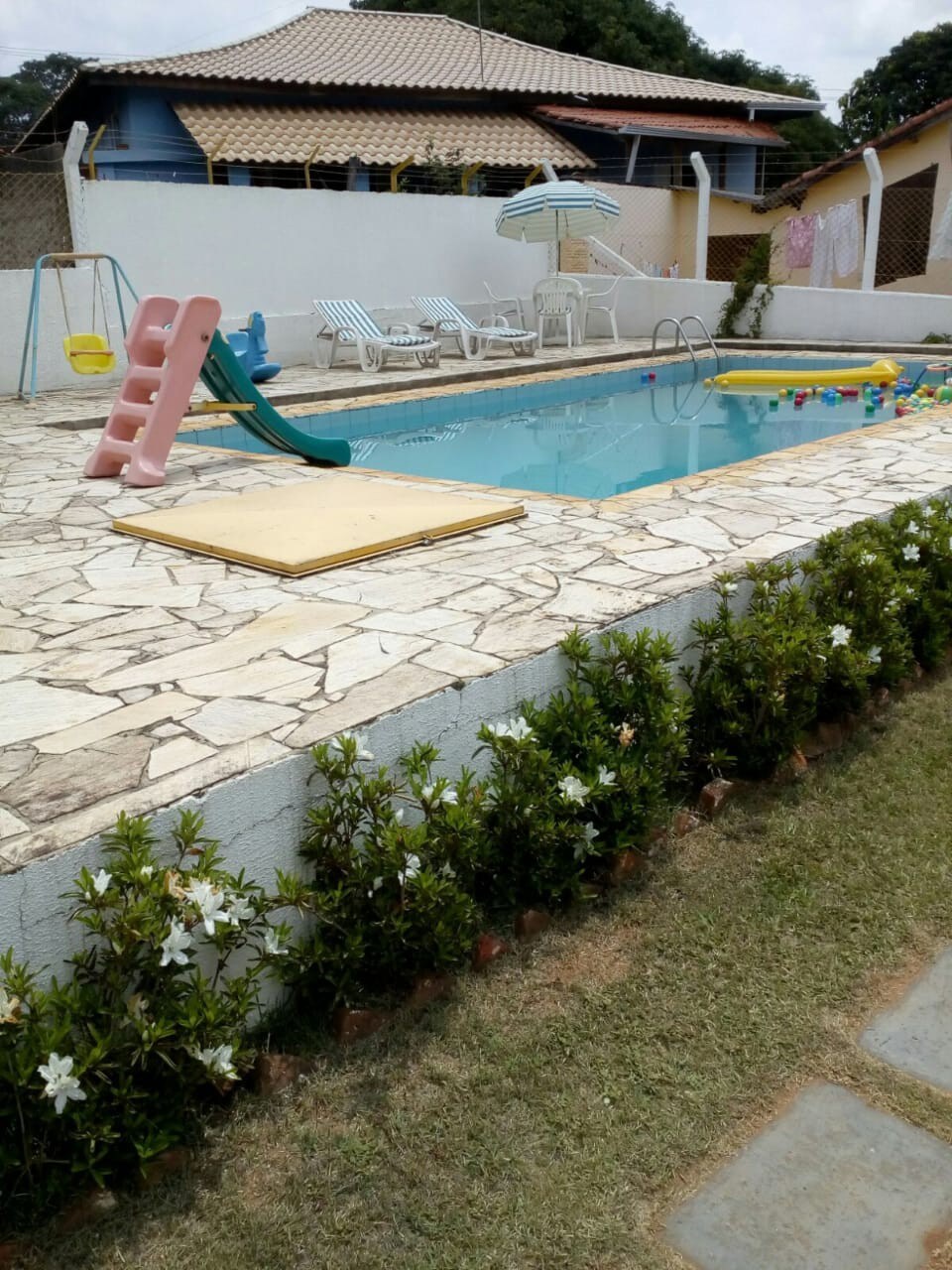 Recanto Tatinha Agradável com Piscina.