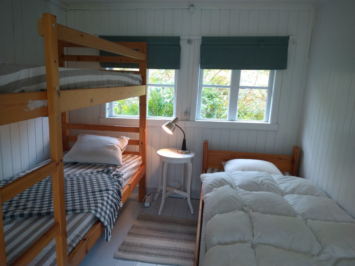 Egen länga med två sovrum nära hav på Lyrön