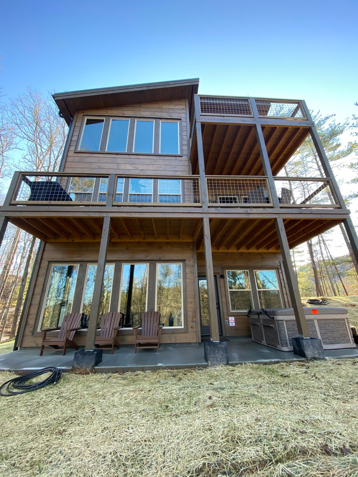 New Luxury Pool Cabin | Hot Tub | Views | Cozy