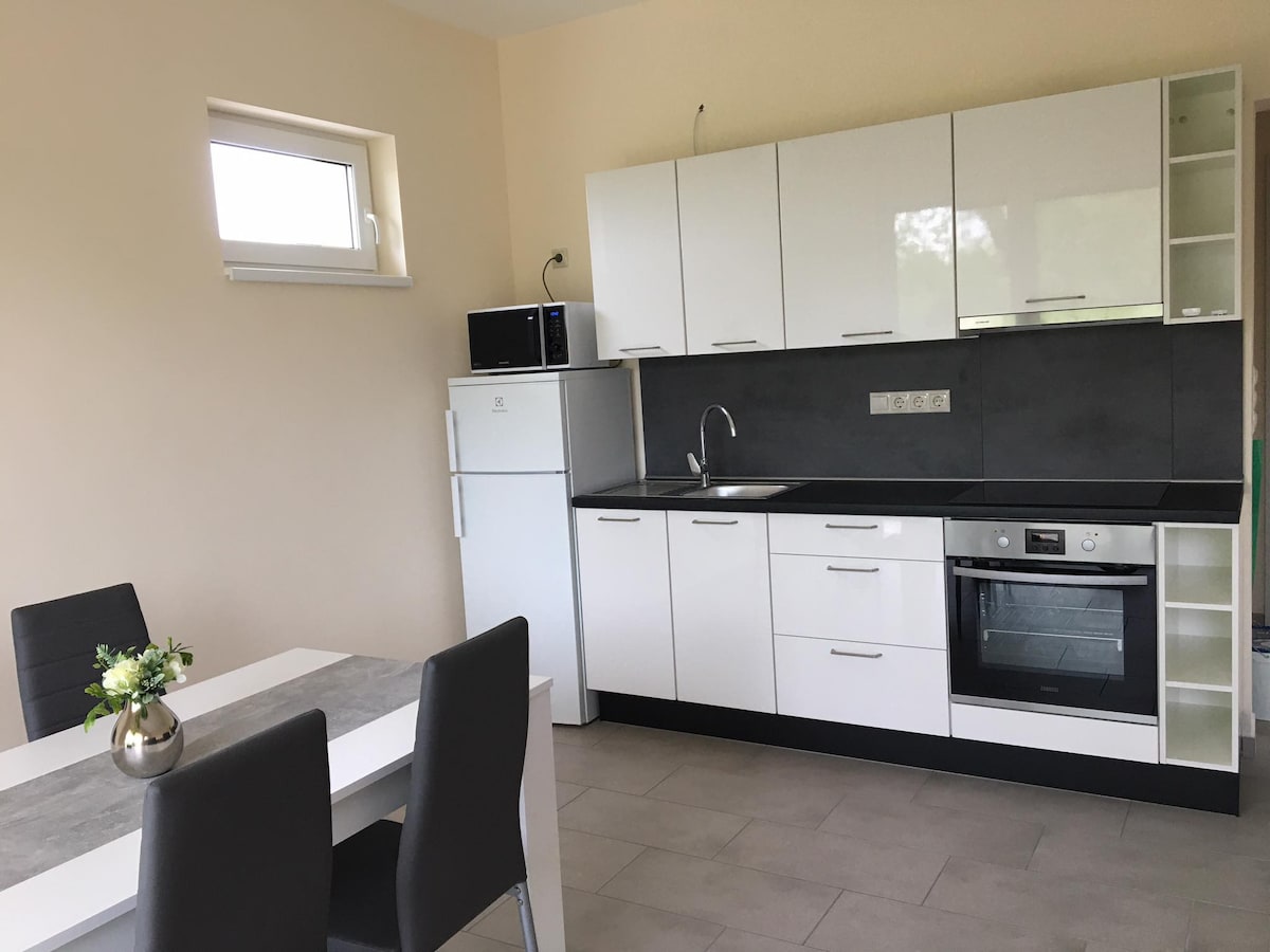 HappyBee Apartman csendes, Balatoni házikó