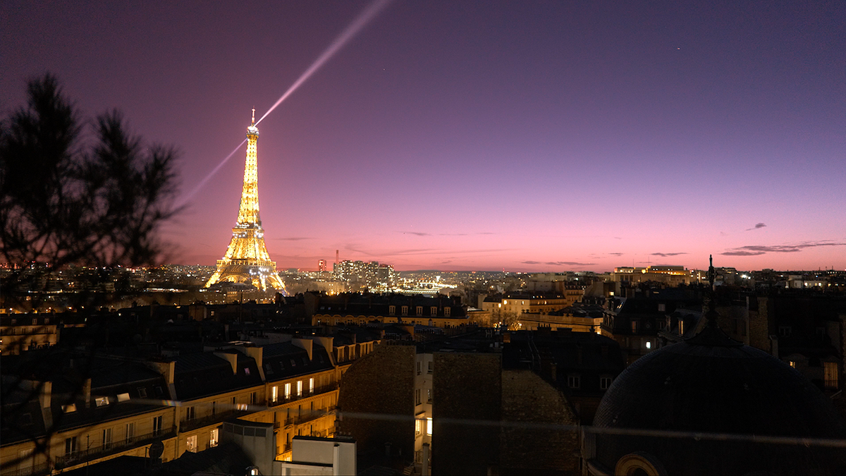 可俯瞰整个巴黎的豪华顶层公寓