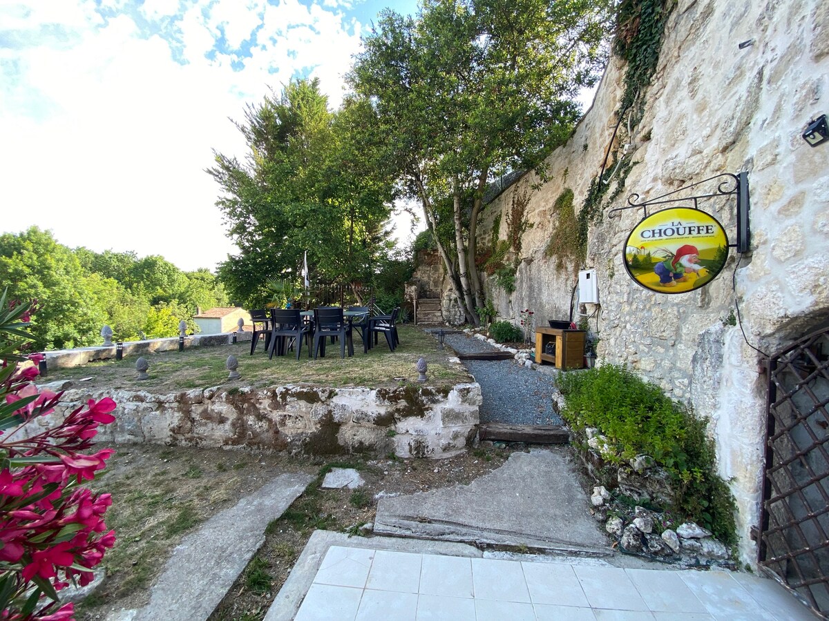 Au cœur de la ville, charmant studio avec jardin.