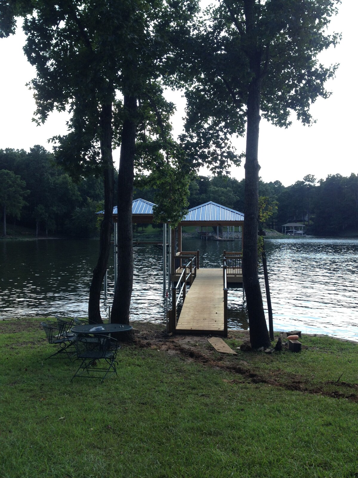 Home away from home!  Relaxing lake getaway....
