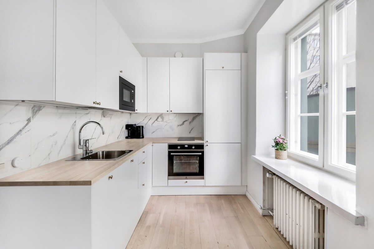 WeHost现代斯堪的纳维亚单间公寓，位于时尚的Kallio