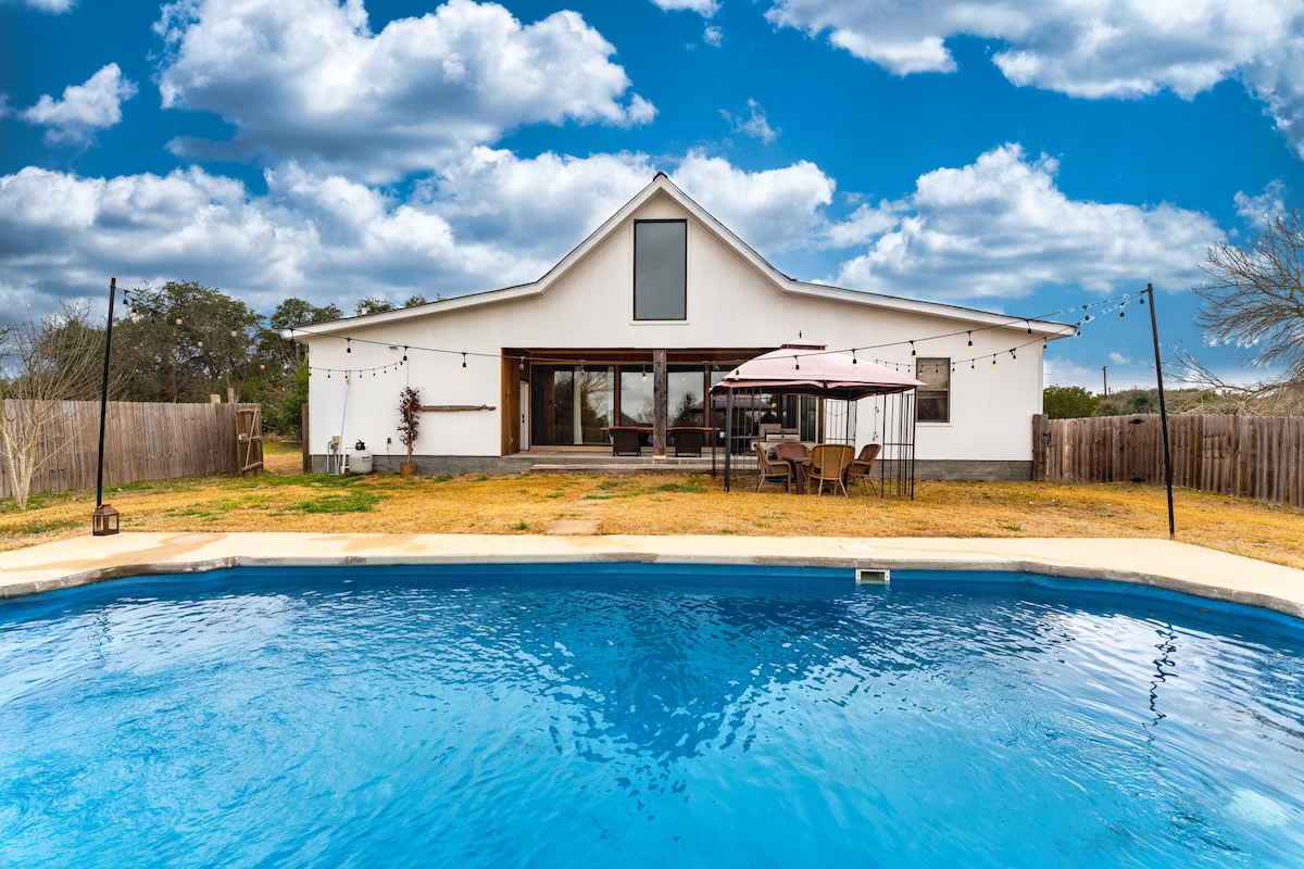 Barnhouse - TX Hill Country - Heated Pool