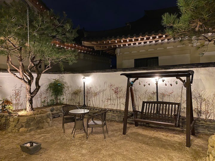 韩式民宅， Hwangnidan-gil ，一个安静的韩屋住宿，适合两人入住