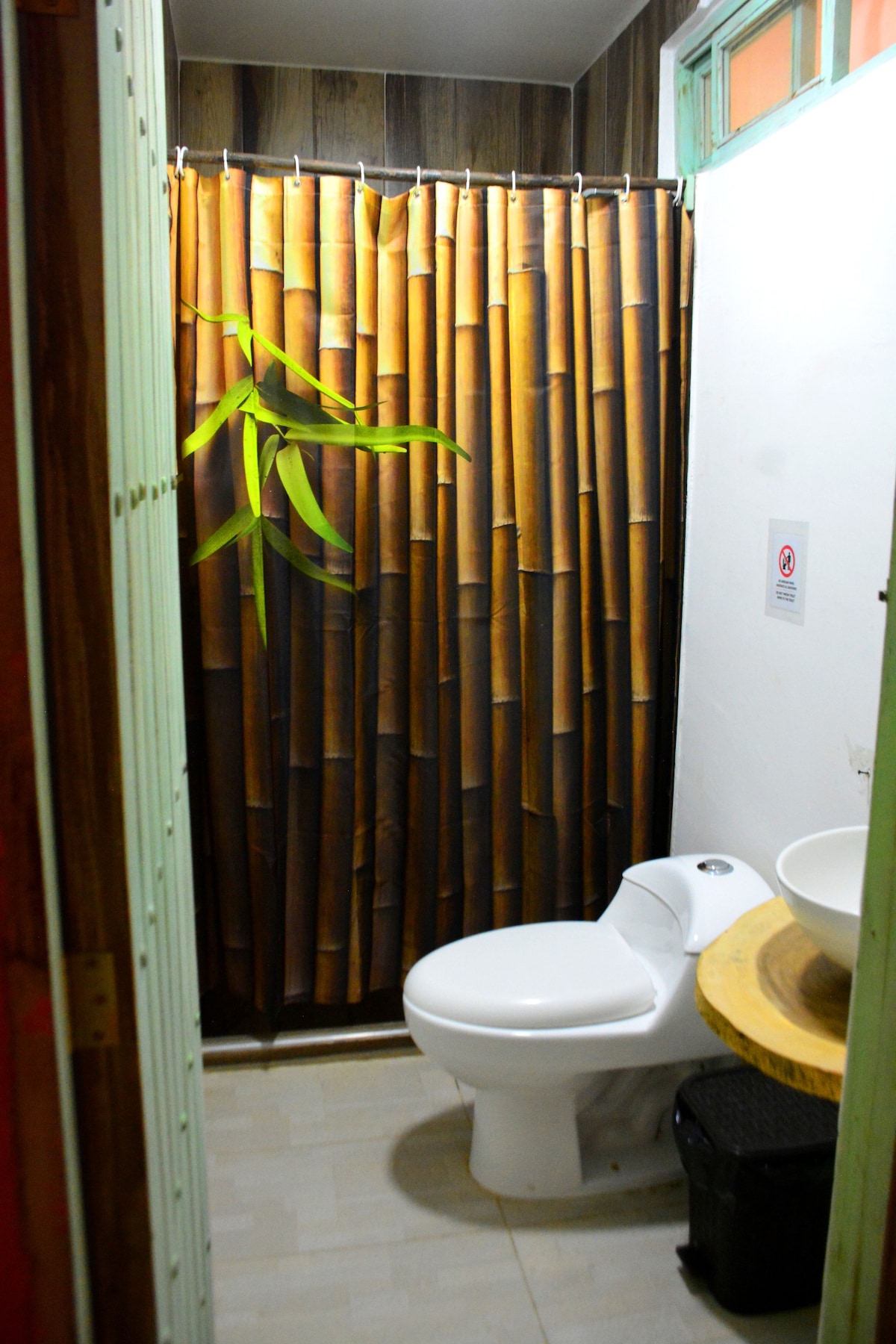 独立房间和卫生间Jui Chi MaMa生态房屋