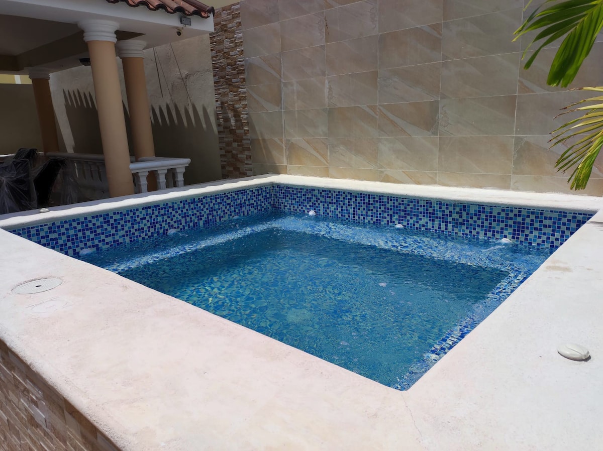 Hermosa casa "El Nido" con piscina jacuzzi