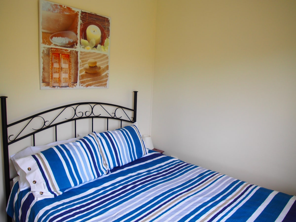 Pet Friendly Farm Stay Cottage near Robe.