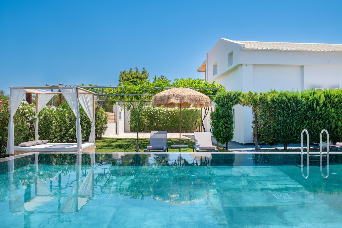 Sonel Luxury Villa, a Grandiose Family  Retreat