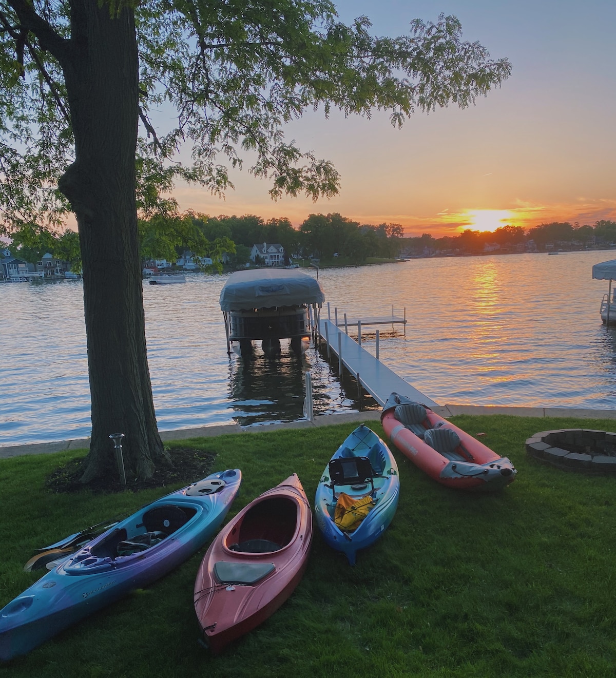 Beautiful 3 Bedroom home on Hamilton Lake