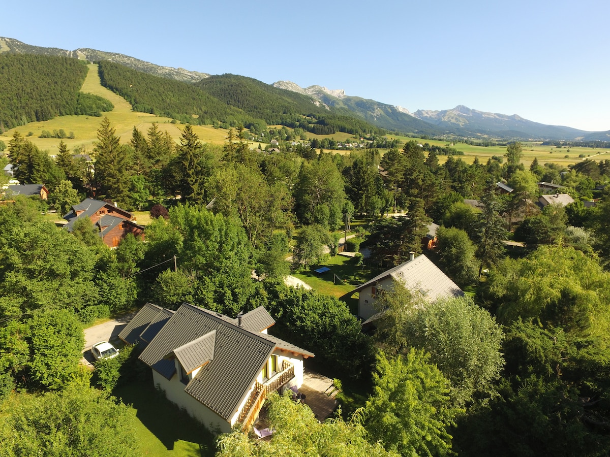 bel appartement 45 m² calme sur jardin avec vue.