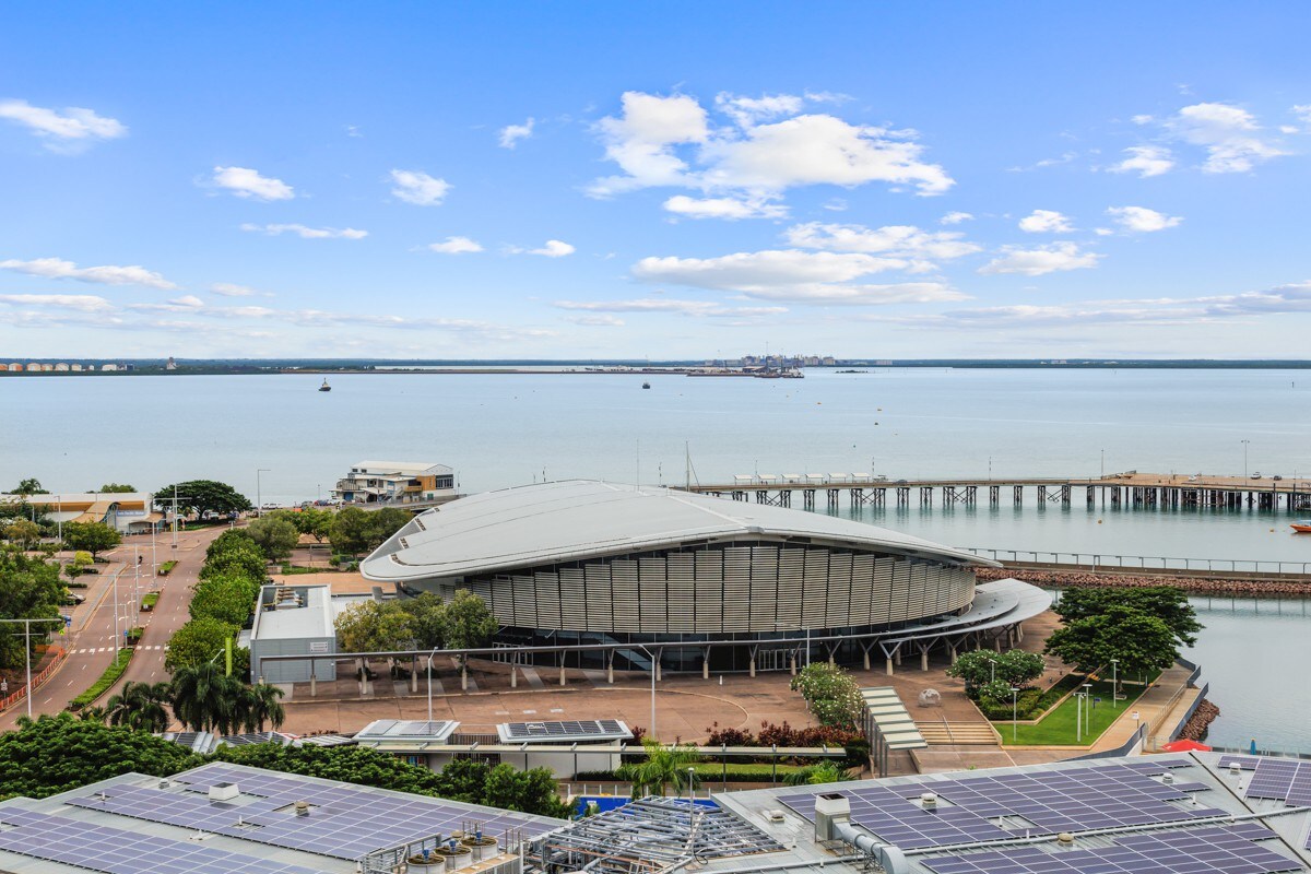 壮丽的海港景观：大阳台+烧烤和游泳池