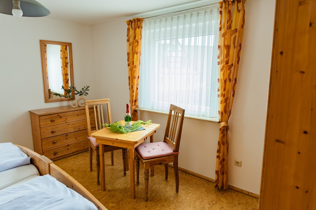 Ferienwohnung Hopfenkorb (80qm) mit Balkon (Ferienhof Hofer)