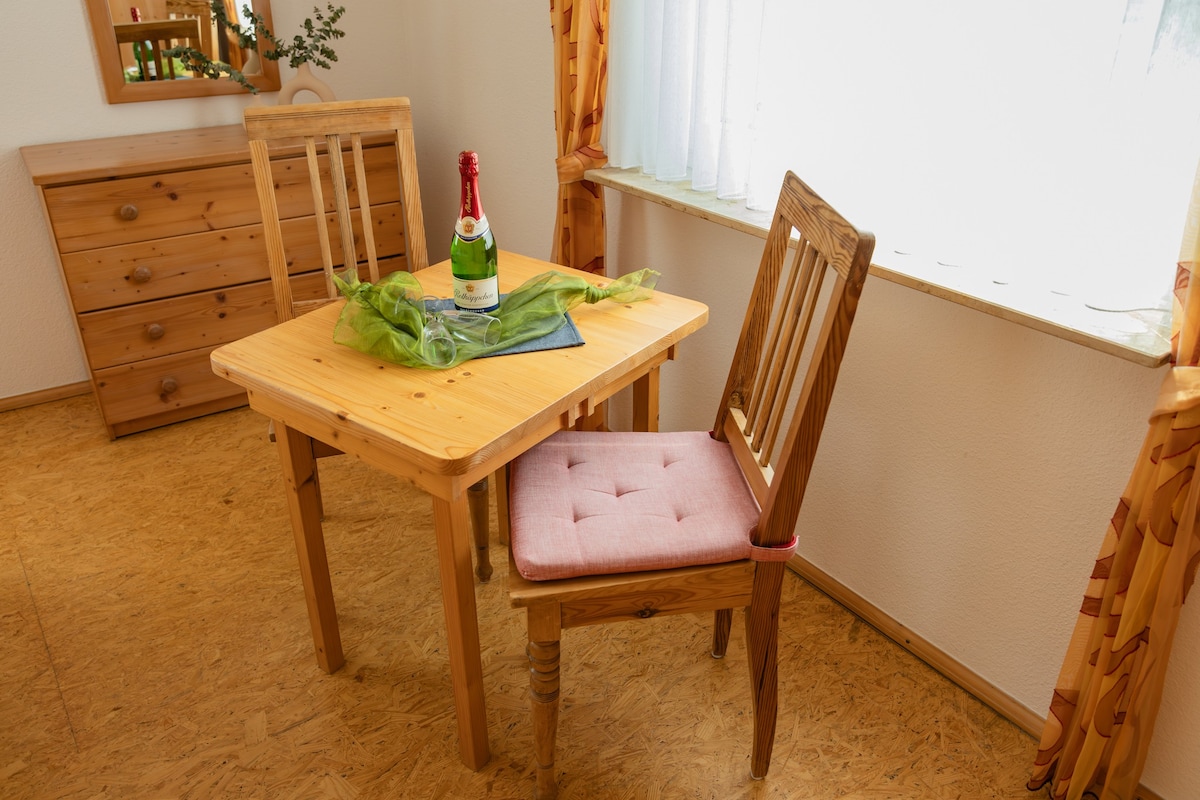 Ferienwohnung Hopfenkorb (80qm) mit Balkon (Ferienhof Hofer)