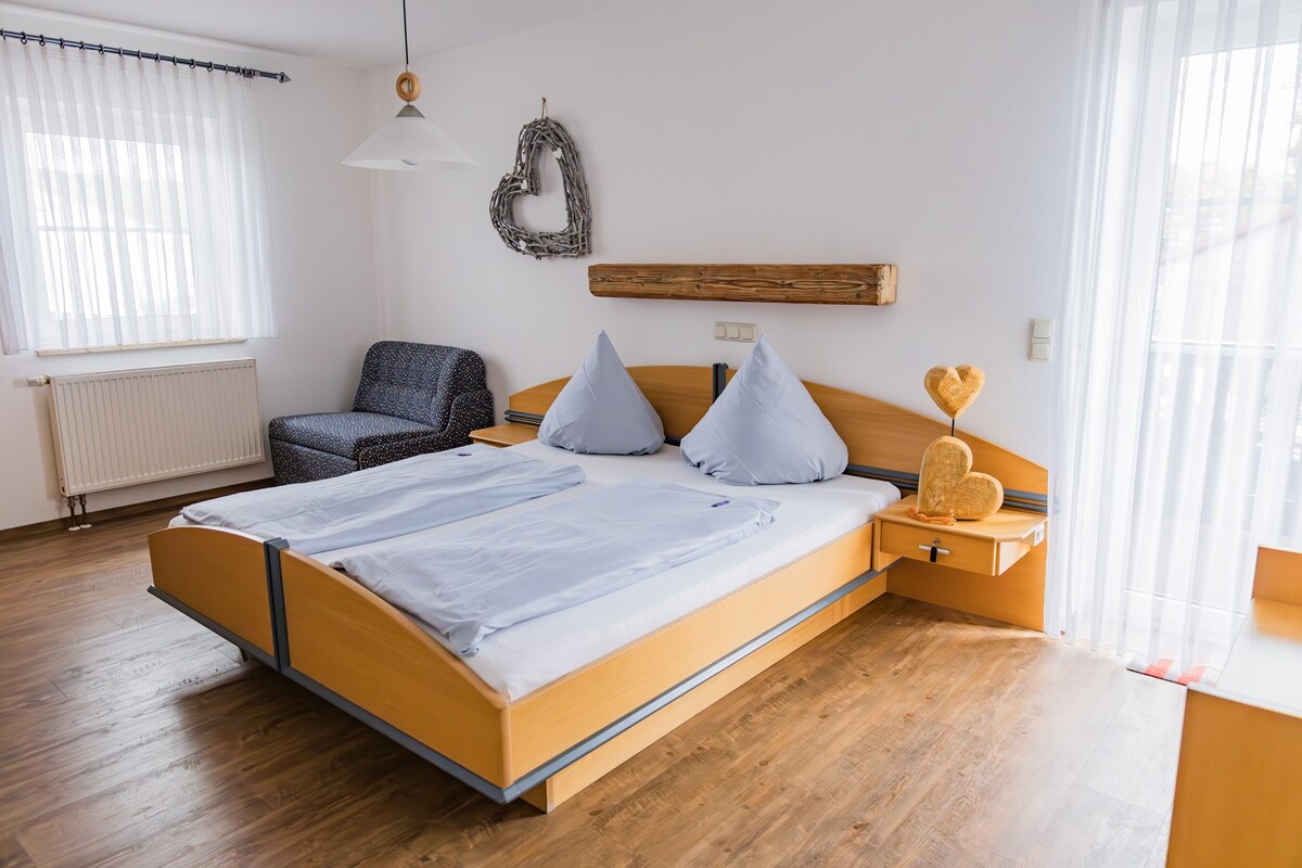 Ferienwohnung Hühnermühle (65qm) mit Balkon (Ferienhof Hofer)