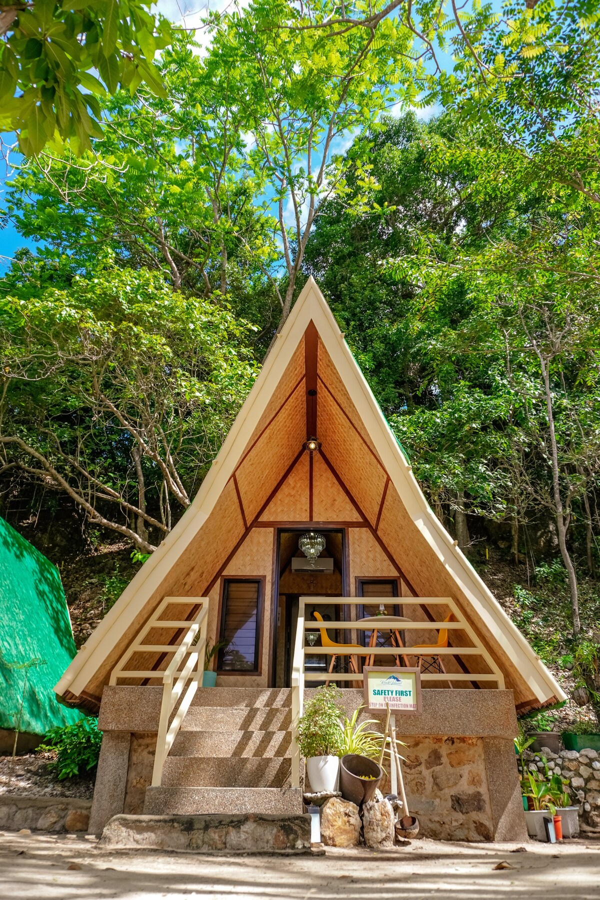 Rock Island Eres Bella Glamping - Coron Palawan