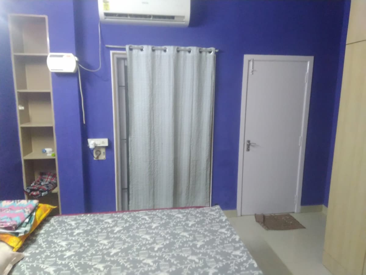 Spacious 2 BHK-Velachery: AC/Wifi/Kitchen/Car Park