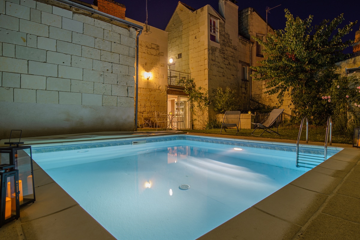 Charmante maison avec piscine au cœur du village