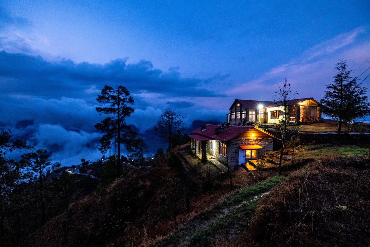 Binsar View Boutique Room l Himalayan Paradise