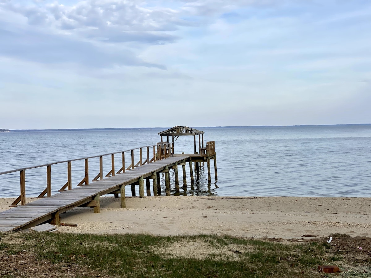 River + Beach Front Cottage 4 BR ADA Northern Neck