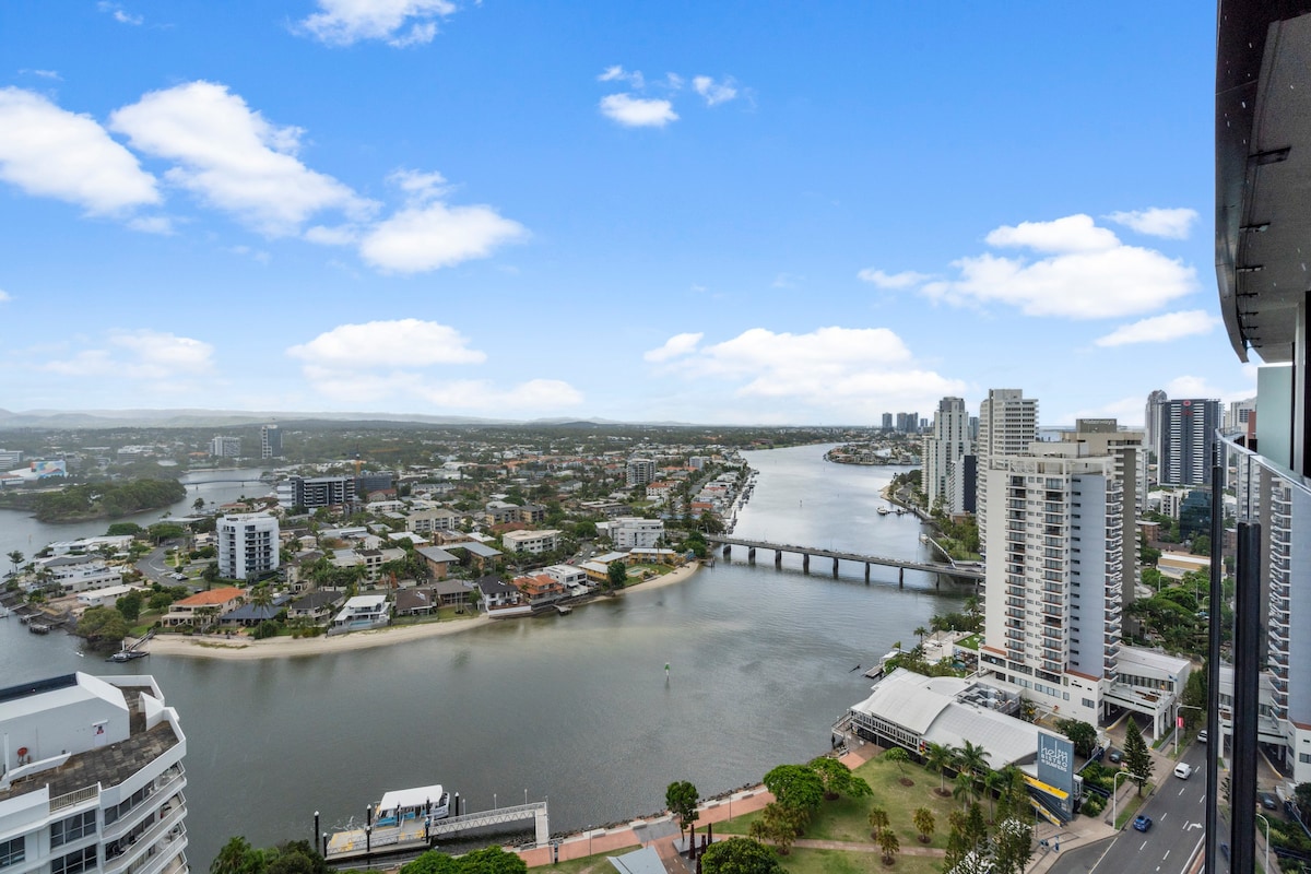 Circle on Cavill – 1 Bed + Study Hinterland View