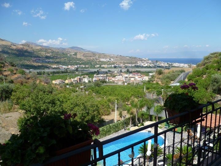 VillaBella Taormina Riviera美妙别墅，带泳池
