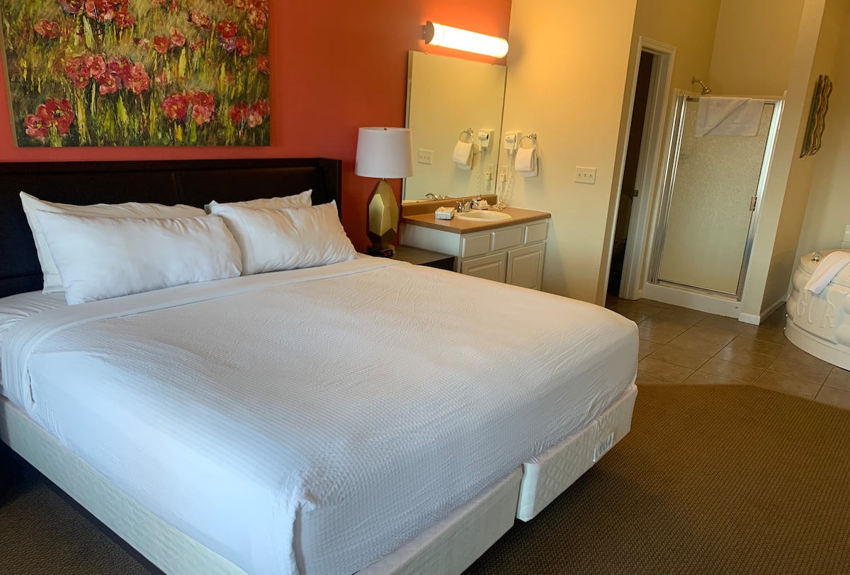 2BDR condo in popular Grand Crowne Resort. $219 up