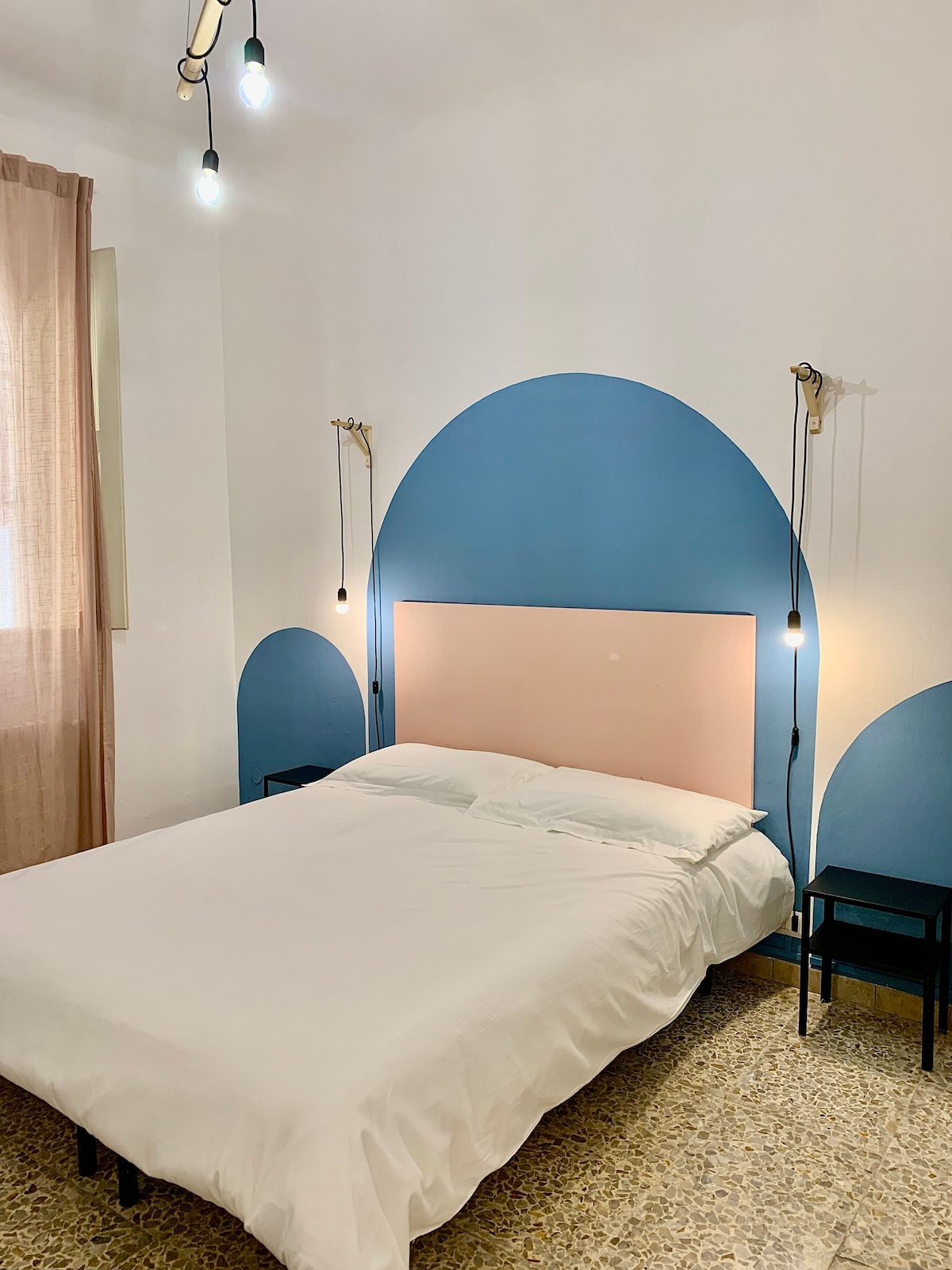位于佛罗伦萨市中心的新蓝色房间