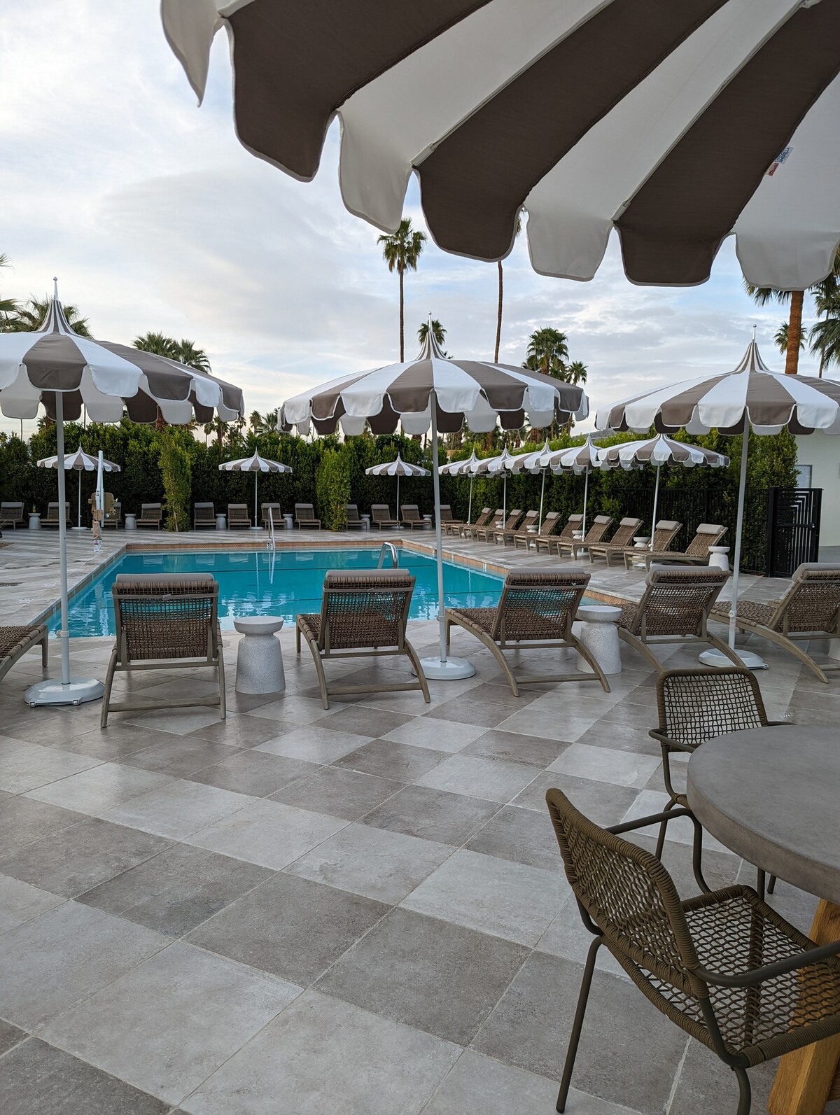 Azure Sky私密豪华精品酒店，带泳池