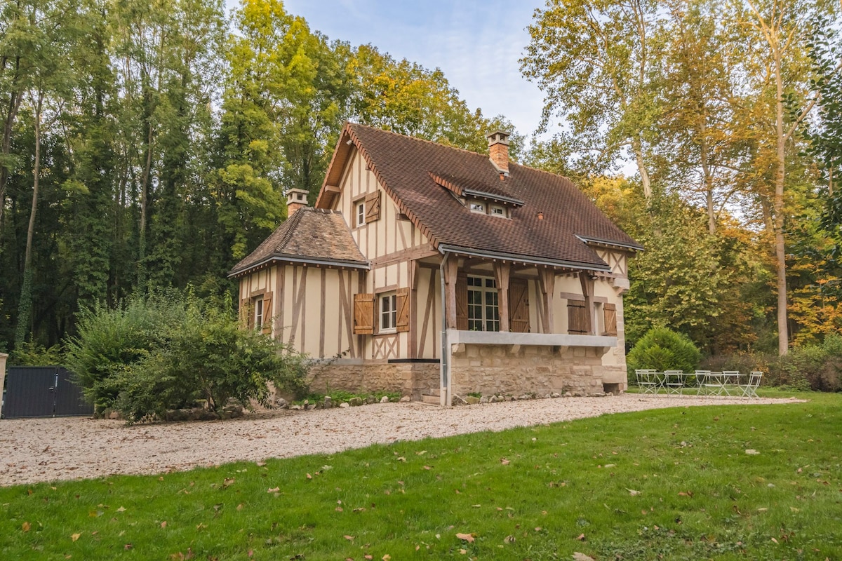 森林中的房子，距离兰斯（ Reims ） 10分钟车程