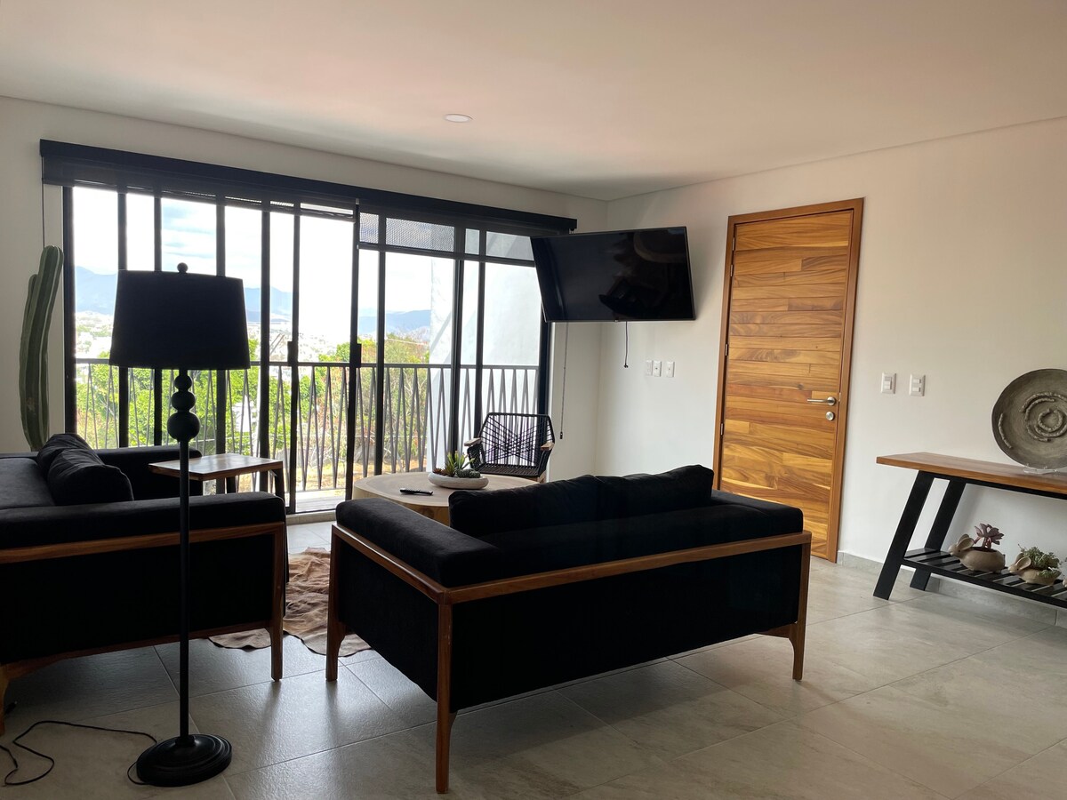 Lovely 3 bedroom condo with rooftop
