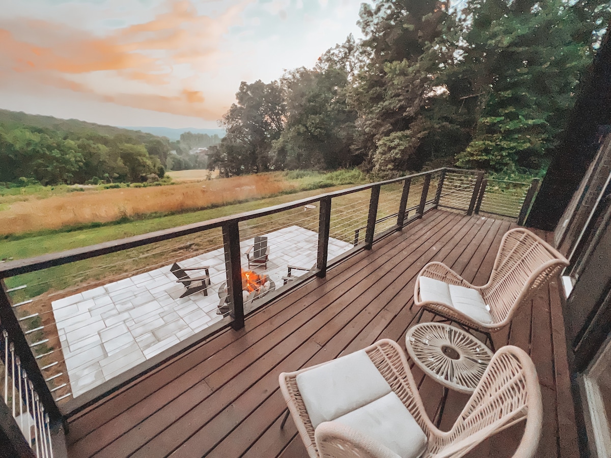 Luxury  A-frame with a view and hot tub