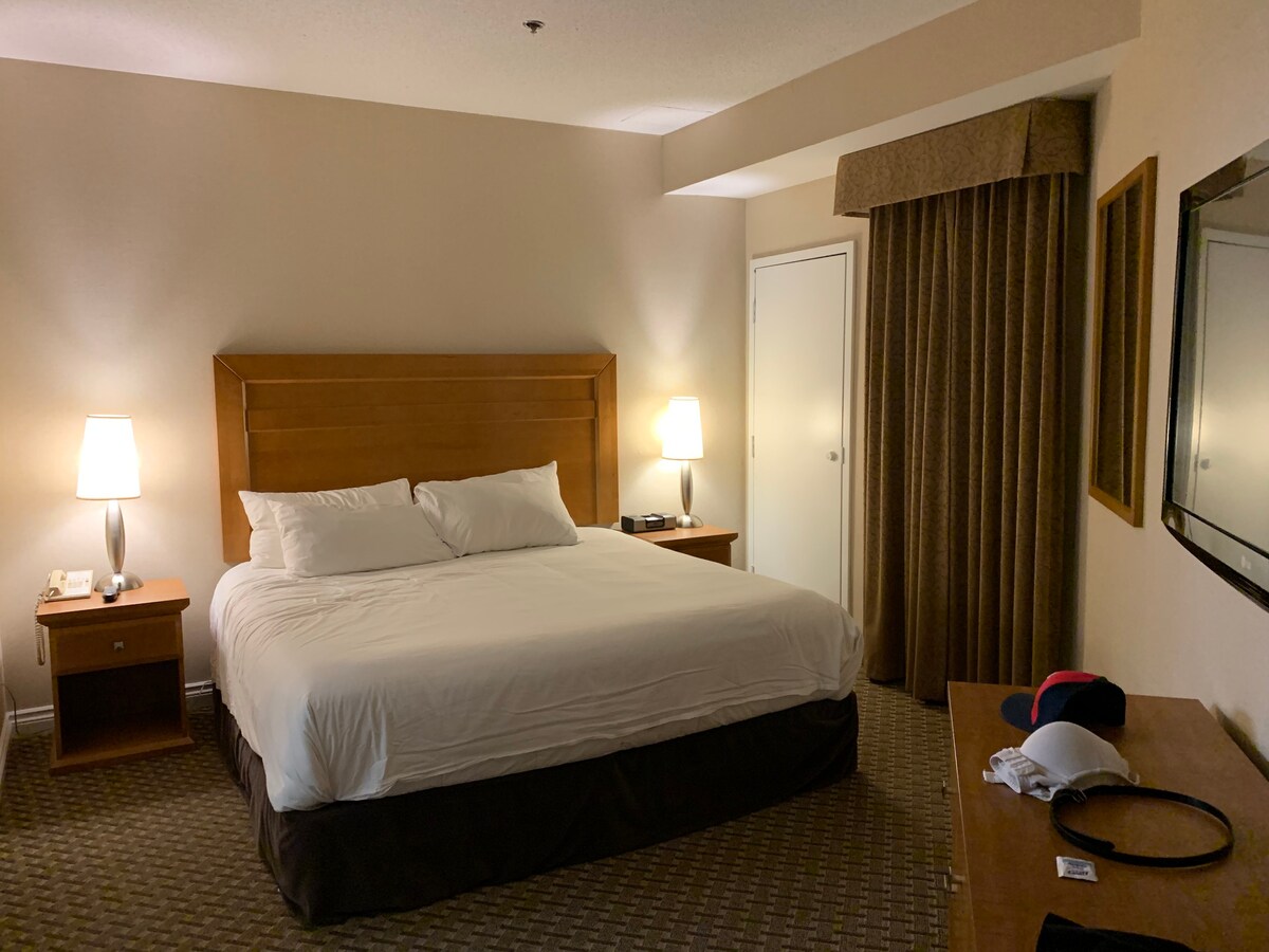 2 bedroom, 2 bath condo in Delta Grand Hotel