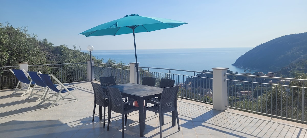 Sea View Villa in Moneglia