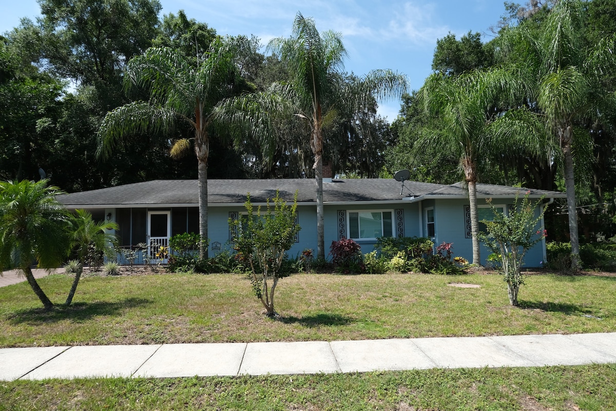 Beautiful cottage in the heart of historic Mt Dora