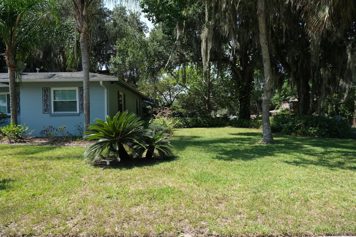 Beautiful cottage in the heart of historic Mt Dora