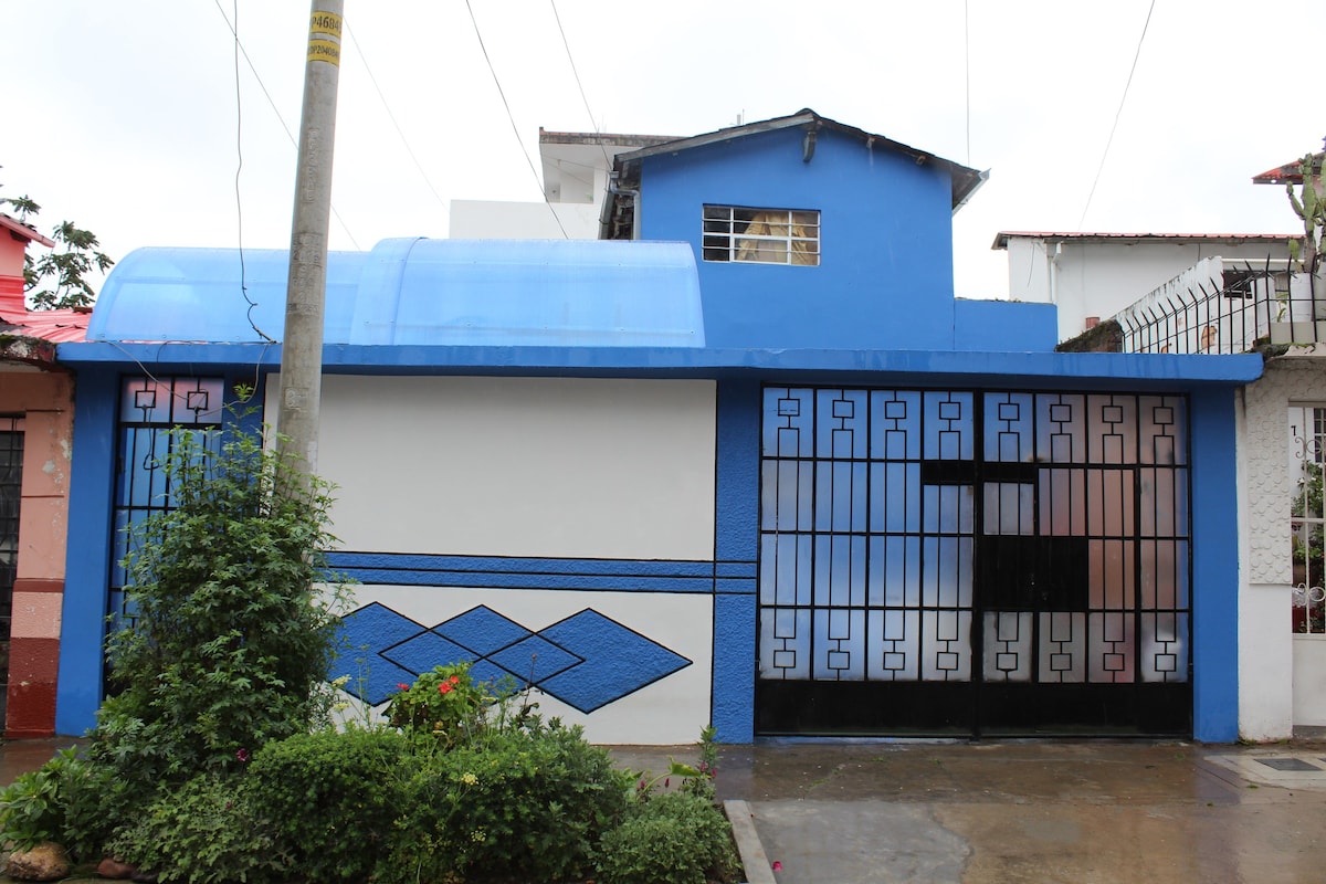 La Casa Azul/ Casa entera /Zona Tranquila/Acogedor